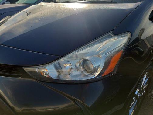 2016 Toyota Prius v Four