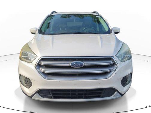 White Platinum Clearcoat Metallic 2017 Ford Escape SE