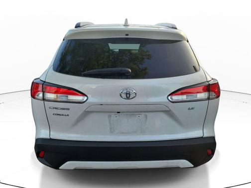 Wind Chill Pearl 2024 Toyota Corolla Cross LE