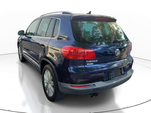Night Blue Metallic 2013 Volkswagen Tiguan SE