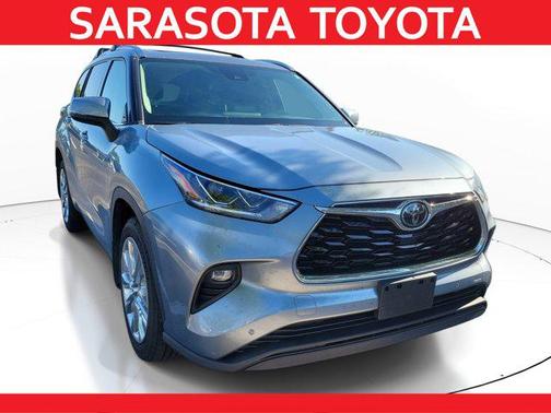 Moon Dust 2020 Toyota Highlander Limited