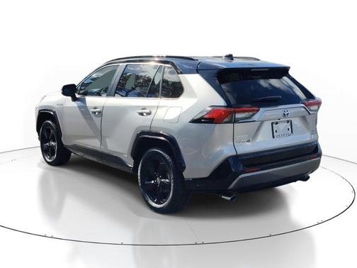 2020 Toyota RAV4 Hybrid SE