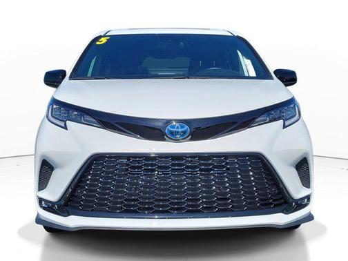 2025 Toyota Sienna XSE 7 Passenger