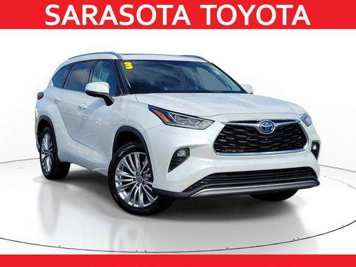 Wind Chill Pearl 2023 Toyota Highlander Hybrid Platinum