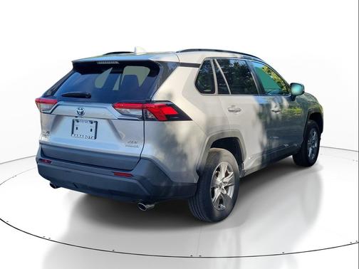 Silver Sky Metallic 2022 Toyota RAV4 Hybrid XLE
