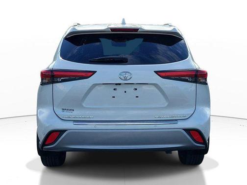 2020 Toyota Highlander Platinum