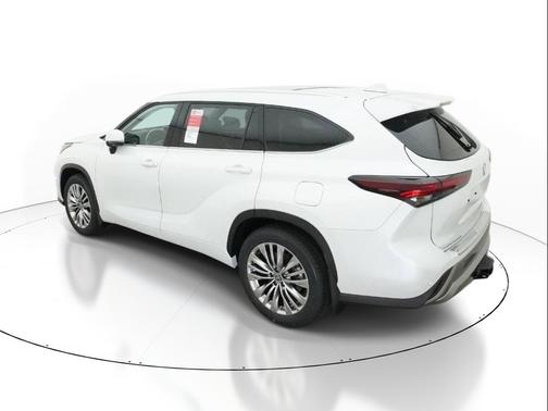 Wind Chill Pearl 2026 Toyota Highlander Platinum