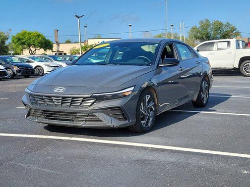 Ecotronic Gray 2025 Hyundai ELANTRA Sport