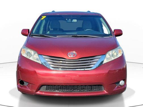 Salsa Red Pearl 2017 Toyota Sienna XLE