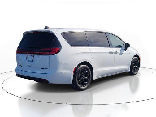 2024 Chrysler Pacifica Hybrid S Appearance Pkg