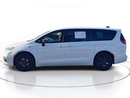 2024 Chrysler Pacifica Hybrid S Appearance Pkg