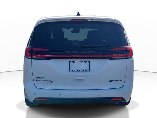 2024 Chrysler Pacifica Hybrid S Appearance Pkg