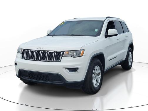 Bright White Clearcoat 2017 Jeep Grand Cherokee Laredo