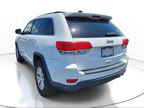 Bright White Clearcoat 2017 Jeep Grand Cherokee Laredo