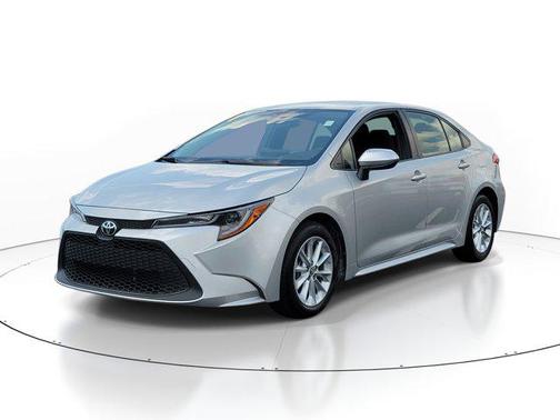 Classic Silver Metallic 2021 Toyota Corolla LE