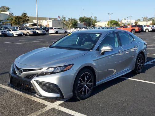 2024 Toyota Camry SE