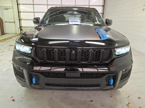 2023 Jeep Grand Cherokee 4xe Trailhawk