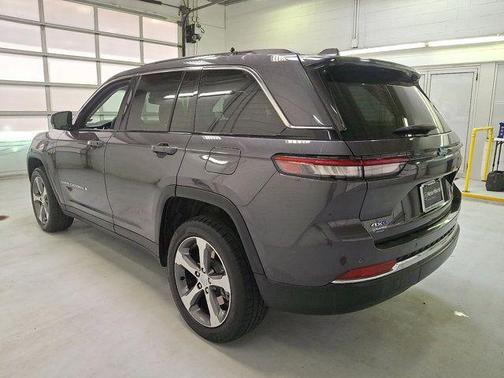 Metallic 2022 Jeep Grand Cherokee 4xe Base