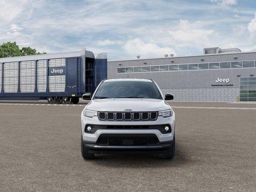 Bright White Clearcoat 2026 Jeep Compass Latitude