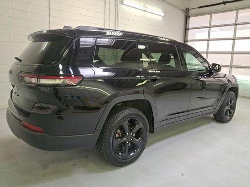 Diamond Black 2023 Jeep Grand Cherokee L Laredo