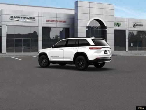 2026 Jeep Grand Cherokee Laredo