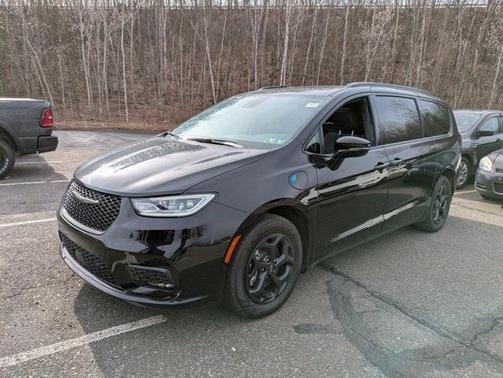 2025 Chrysler Pacifica Hybrid Select