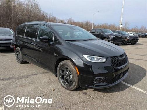2025 Chrysler Pacifica Hybrid Select
