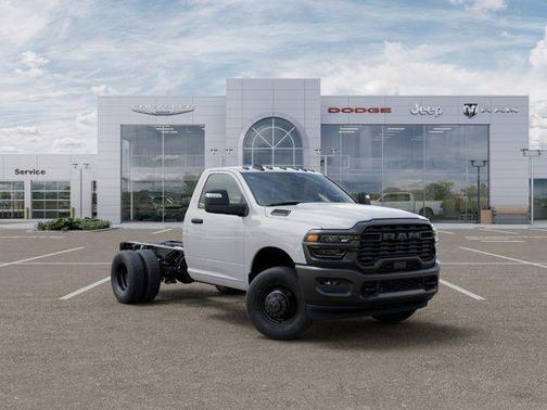 Bright White Clearcoat 2026 RAM 3500 Tradesman/Big Horn