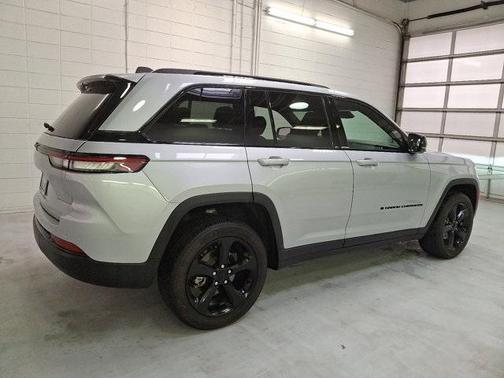 2024 Jeep Grand Cherokee Laredo