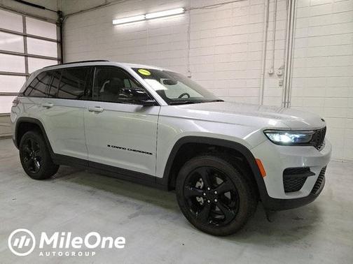 2024 Jeep Grand Cherokee Laredo