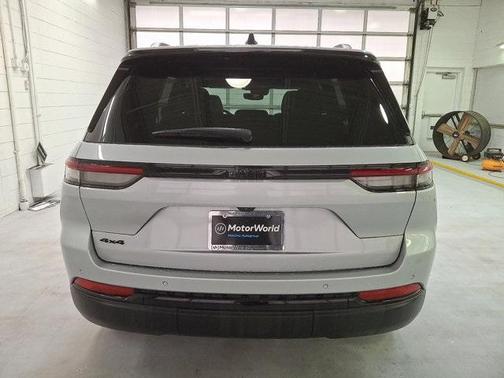 2024 Jeep Grand Cherokee Laredo