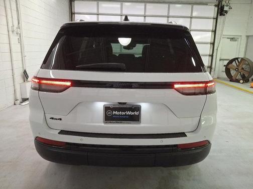 2024 Jeep Grand Cherokee Laredo