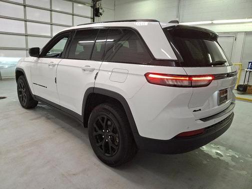 2024 Jeep Grand Cherokee Laredo