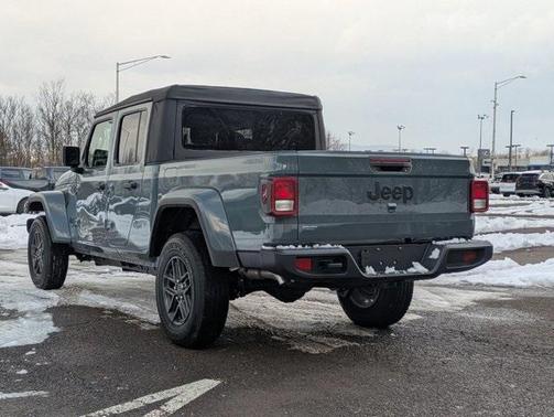 2026 Jeep Gladiator Sport