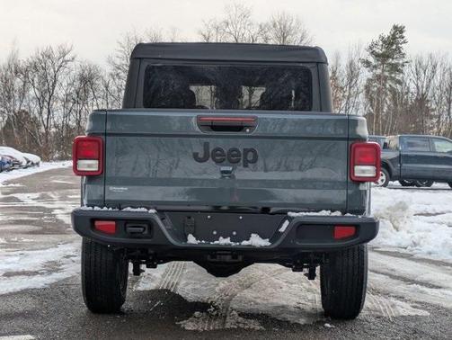 2026 Jeep Gladiator Sport