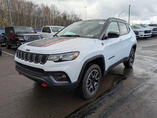 Bright White Clearcoat 2026 Jeep Compass Trailhawk