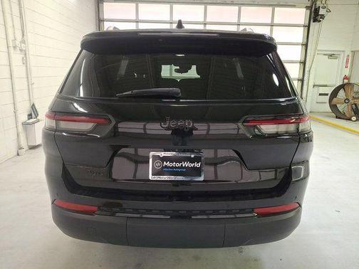 Diamond Black 2023 Jeep Grand Cherokee L Laredo