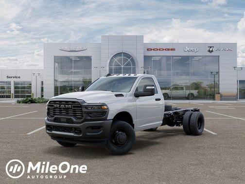 Bright White Clearcoat 2026 RAM 3500 Tradesman/Big Horn