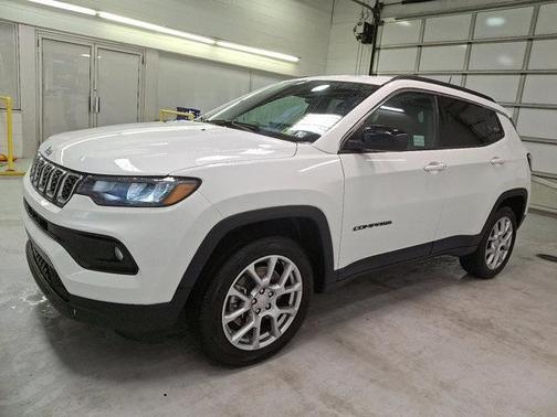 2024 Jeep Compass Latitude Lux