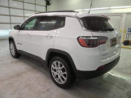 2024 Jeep Compass Latitude Lux