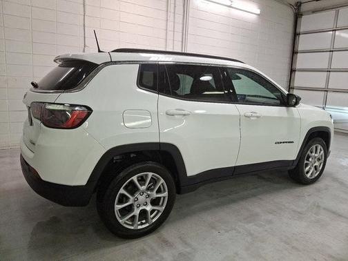 2024 Jeep Compass Latitude Lux