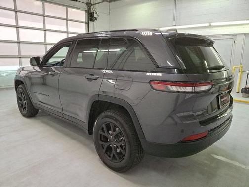 2024 Jeep Grand Cherokee Laredo