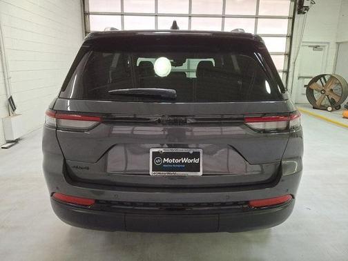 2024 Jeep Grand Cherokee Laredo