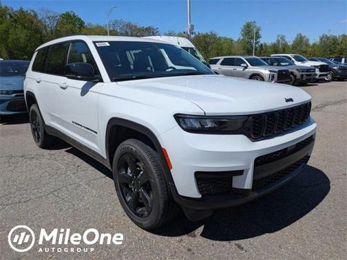 2025 Jeep Grand Cherokee L Laredo