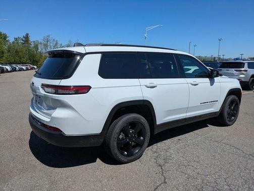 2025 Jeep Grand Cherokee L Laredo