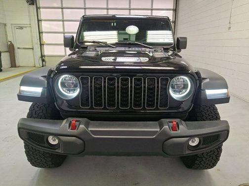 Black Clearcoat 2026 Jeep Wrangler Rubicon
