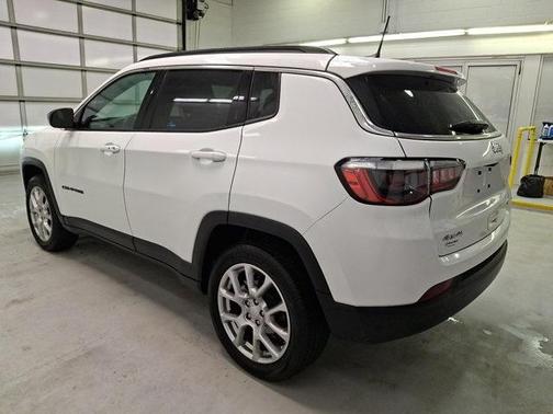 2024 Jeep Compass Latitude Lux