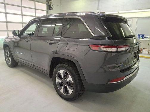 Metallic 2023 Jeep Grand Cherokee 4xe Base