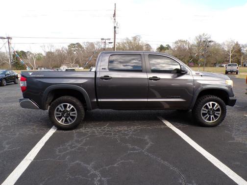 2017 Toyota Tundra SR5