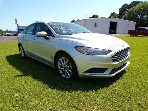 Ingot Silver 2017 Ford Fusion SE